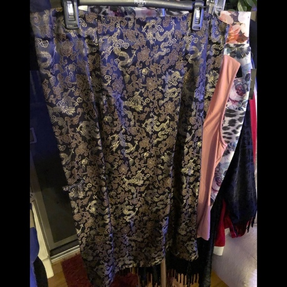 Black & gold size 10 asian print pencil skirt with side slits - Picture 4 of 15